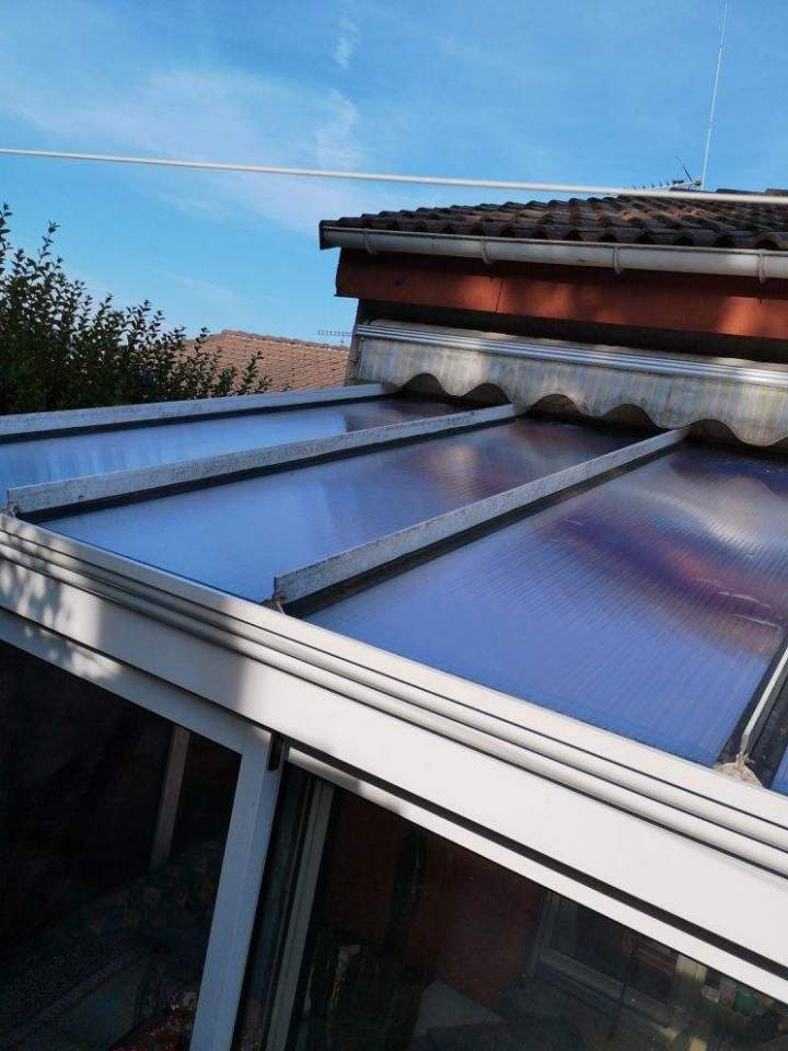 Toit d'une véranda en polycarbonate Givors